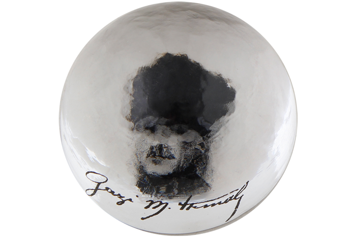 Atatürk Kağıt Ağırlığı Desen3 6cm